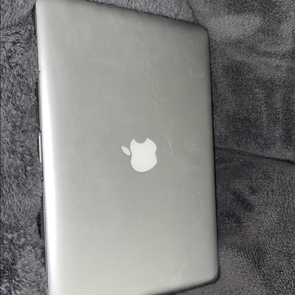 MacBook Pro - Picture 5 of 9